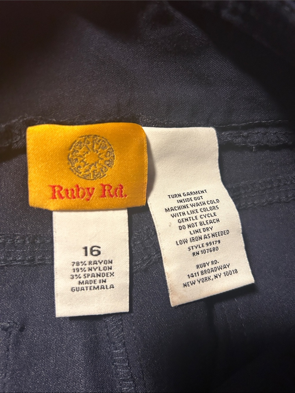 Women's Navy Stretch Ruby Rd Capri - Picture 2 of 5